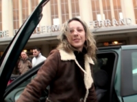 Porno-reportage d’1H30: Lætitia nous invite à Clermont-Ferrand pour la baiser chez elle !