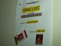 Avec mamie Françoise c’est une chance au grattage et une chance au tirage ! (vidéo exclusive)