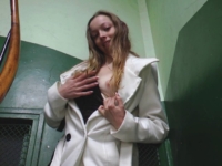 Charlotte, élève en 1ère S dans un lycée privé parisien pour filles de bonnes familles ! (video exclusive)