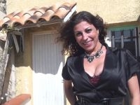 Sybille, la cougar de Narbonne, montre aux p’tits jeunes comment la baiser à 2 ! (vidéo exclusive)