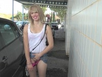 Amandine, 19 ans, veut donner une leçon au chef de gare ! (vidéo exclusive)