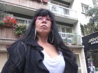 Marie-Claire, 52 ans, prof de maths vieille fille à Drancy ! (vidéo exclusive)