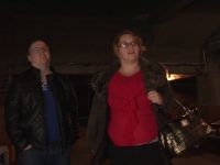Angie, assistante comptable offerte par son mari à son premier gang-bang ! (vidéo exclusive)