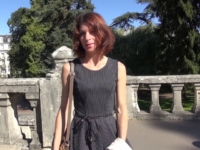 Timide historienne de 31 ans prise en double devant le château de Blois ! (vidéo exclusive)