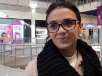 On suit Angelica, 18 ans, faire les soldes dans le centre commercial à côté de chez elle ! (vidéo exclusive)