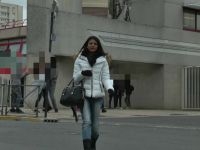 Emeutes devant son lycée : on va chercher Anaïs à la sortie des cours devant tout ses camarades ! (vidéo exclusive)
