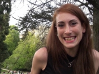 Carly, la jeune bourgeoise qui veut faire pleure sa mère ! (vidéo exclusive)