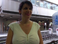 Clarisse, bonne maman du Mans, offerte à un hardeur pour son anniversaire ! (vidéo exclusive)