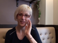 Eva, enseignante en région parisienne, continue d’apprendre ! (vidéo exclusive)