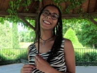 Kim, 20ans, étudiante en médecine, fête son examen en notre compagnie ! (vidéo exclusive)