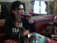 Une journée à Paris avec une bonne maman espagnole au gros cul ! (vidéo exclusive)