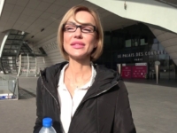 Entre deux séances de travail, Elen vient nous lécher les couilles ! (vidéo exclusive)