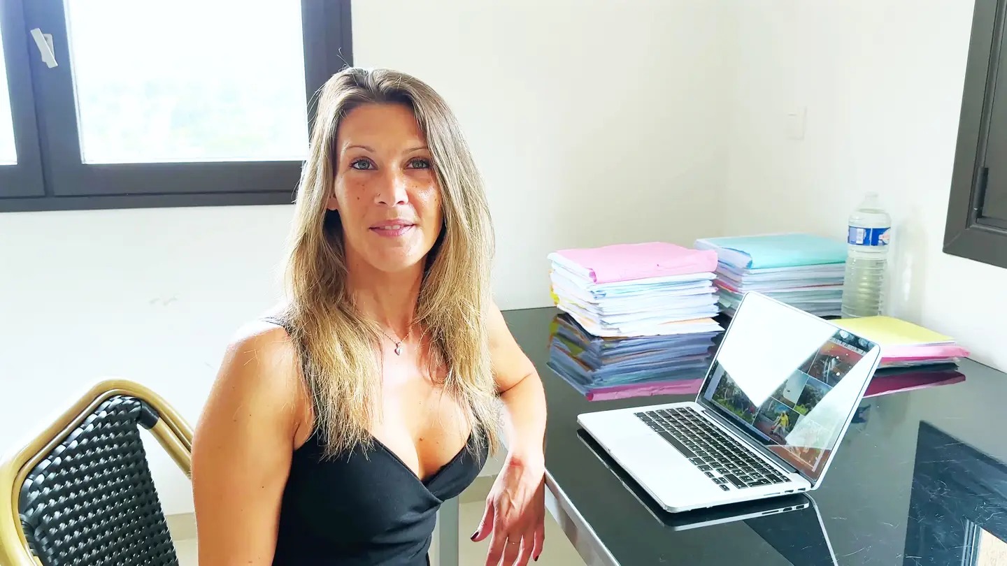Milena, 40ans, assistante photographe ! | Porno Reportages - Vidéos porno  amateurs